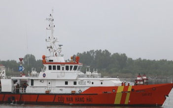 Tàu dịch vụ dầu khí va chạm tàu cá, 15 ngư dân bị nạn