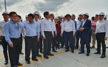 Thủ tướng Chính phủ Nguyễn Xuân Phúc thăm các cảng tàu biển Bà Rịa - Vũng Tàu