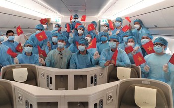 Vietnam Airlines miễn phí vé máy bay cho bác sĩ, y tá... chống dịch Covid-19
