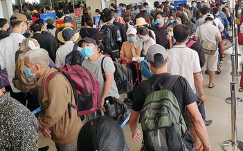 Dồn lực tháo ùn nghẽn ở sân bay Tân Sơn Nhất dịp lễ 30.4 - 1.5