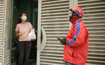 Được bán mang về, phở, bún, bánh mì... tại TP.HCM vẫn khó mở