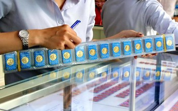 Giá vàng hôm nay 28.10.2021: Dự báo kim loại quý không vượt quá 50 triệu đồng/lượng