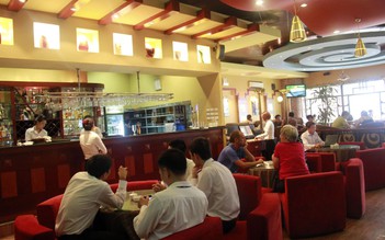 Bán tô phở, nước suối ở sân bay đắt hơn gấp đôi nhưng doanh nghiệp vẫn lỗ