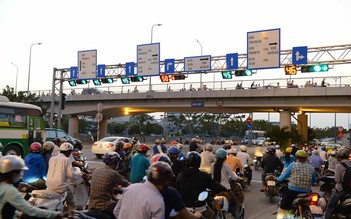 Bộ trưởng Đinh La Thăng: ‘Biển báo ở lại thì người phải đi'