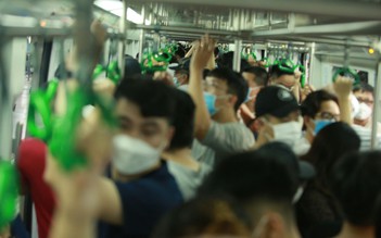 Hàng nghìn người Hà Nội chen chúc đi tàu Cát Linh - Hà Đông: Metro Hanoi nói gì?
