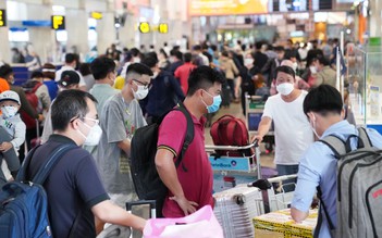 Vì sao sân bay Tân Sơn Nhất đông bất thường cận Tết?