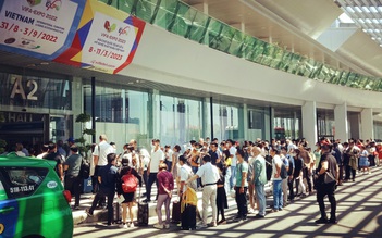 Đông nghẹt khách hàng đến hội chợ quốc tế đồ gỗ Việt Nam