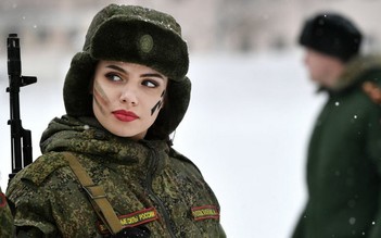Nữ binh sĩ Nga khởi kiện vì không được làm lính bắn tỉa