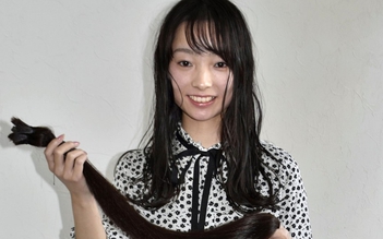 Cô gái tóc dài nhất thế giới hiến tóc làm từ thiện