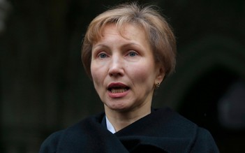 Vợ cựu điệp viên Nga đòi chính phủ bồi thường 3,5 triệu euro