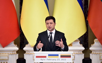 Tổng thống Ukraine kêu gọi người dân đứng lên, sẽ trao vũ khí cho ai cần
