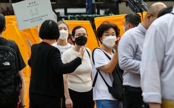 Hàng trăm căn hộ bán hết sạch trong vòng 3 giờ tại Hồng Kông