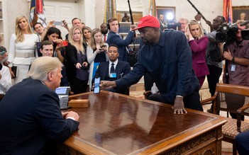 Ca sĩ Ye kể chuyện bị ông Trump ‘hét vào mặt’ khi định tranh cử tổng thống