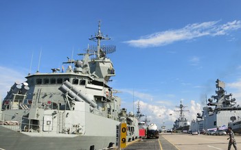 Chiến hạm, vũ khí thế giới đổ về Singapore