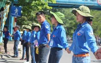 'Tình nguyện viên bá đạo' và cái tâm của nhà báo