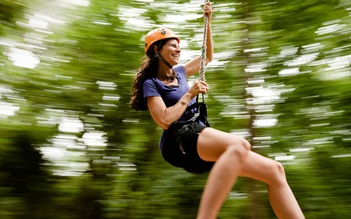 Đu dây zip-line ở Thái Lan, 1 du khách thiệt mạng