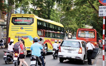 Tiếp tục cấm dừng, đậu xe khách trên nhiều tuyến đường