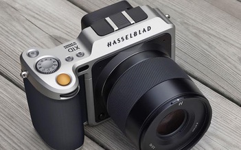 Máy ảnh không gương lật Hasselblad giá 200 triệu