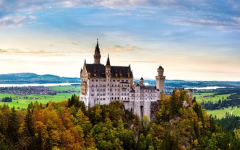 Neuschwanstein tòa lâu đài cổ tích