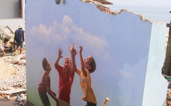 Dỡ bỏ 4 bức bích họa ở làng Tam Thanh