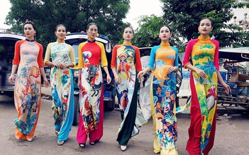 Trình diễn áo dài Thuận Việt tại Lào