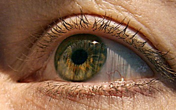 Dùng tế bào gốc chữa hết mù cho 2 người bị mất thị lực nghiêm trọng