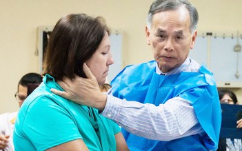 Bác sĩ 'phù thủy' chữa bệnh Parkinson