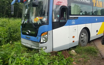 Tai nạn chết người ở Long Khánh: Xe khách 'nuốt' một đàn ông trên quốc lộ