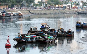 Chợ trên sông