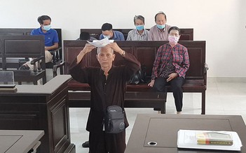 Vụ nguyên đơn quỳ giữa tòa xin xử án: Chánh án TAND Đồng Nai nói gì ?