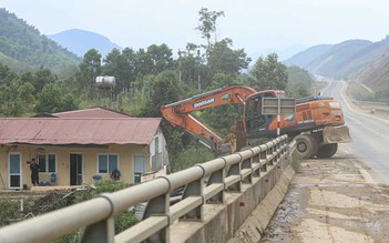 Cao tốc La Sơn - Túy Loan ngổn ngang trước thời điểm thông xe