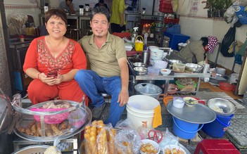 Sài Gòn tiệm xưa quán cũ: 'Đổi đời' nhờ gánh cháo bà Út