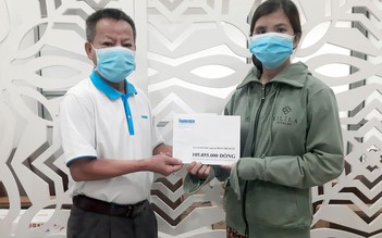 Trao hơn 105 triệu đồng giúp gia đình chị Trần Thị Ngát