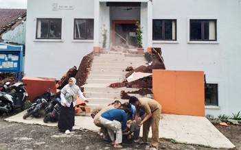 Động đất rung chuyển Indonesia,'162 người thiệt mạng'