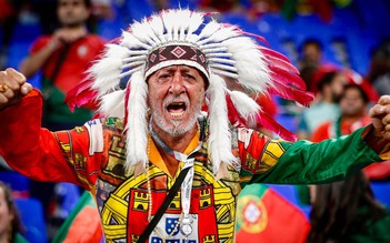 World Cup 2022: Người đàn ông khóc trên khán đài