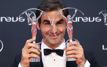 Federer qua mặt Ronaldo, Messi giành giải 'Nam VĐV xuất sắc nhất' năm