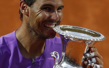 'Vua đất nện' Nadal lần thứ 10 'cắn' cúp tại Rome Masters