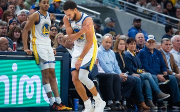 Ngôi sao Stephen Curry phải ngồi ngoài ít nhất 2 tuần vì chấn thương