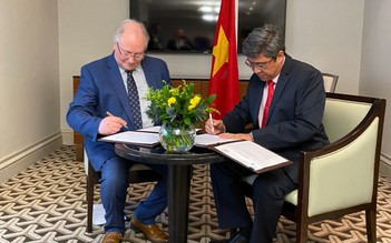Bình Thuận và Tập đoàn Enterprize Energy ký thỏa thuận hỗ trợ ngư dân đánh bắt cá