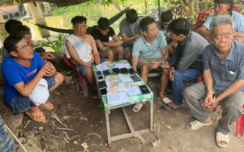 Vĩnh Long: Bắt giữ 11 người ra khu đất trống ven sông đánh bạc trực tuyến