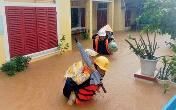 Những 'chiến binh' Quảng Bình trong bão lũ: Khắc phục sự cố, cứu dân kịp thời