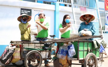 Khai trương 'ATM gạo', giúp người bán vé số dạo, người nhặt ve chai