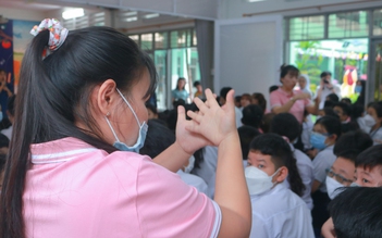 Những nơi giúp trẻ khiếm thính tiếp cận chuẩn giáo dục như học sinh bình thường