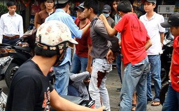 Du khách nước ngoài bị cướp chém ở Sài Gòn