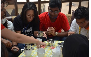 Nhật Bản và các nước ASEAN học pha cà phê phin Việt