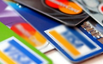 Bắt người nước ngoài dùng thẻ tín dụng giả mua túi xách hàng hiệu