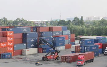 Doanh nghiệp logistics kêu trời vì 'phí làm luật'