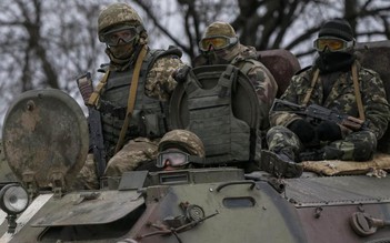 Quân đội Ukraine đưa thêm vũ khí đến miền đông