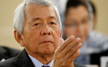 Ngoại trưởng Philippines bị bãi chức: Hạ người này, đe người khác