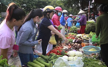 Tăng thuế giá trị gia tăng: Người nghèo lãnh đủ